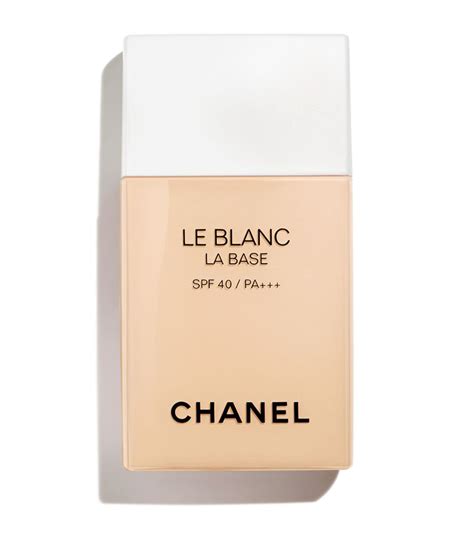 chanel makeup base le blanc.